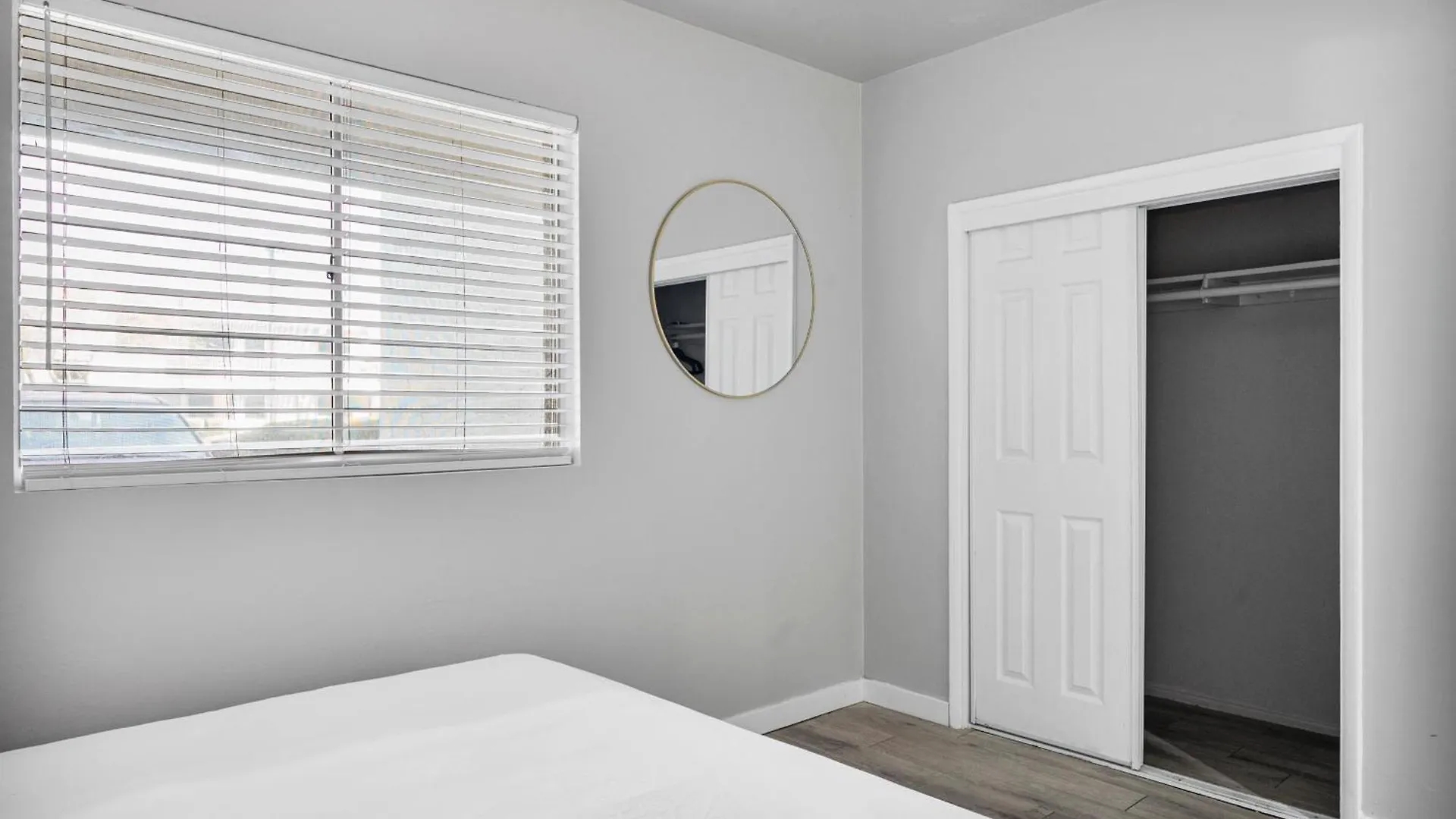 Elegant 2B1B Escape In Old Town Daire Scottsdale