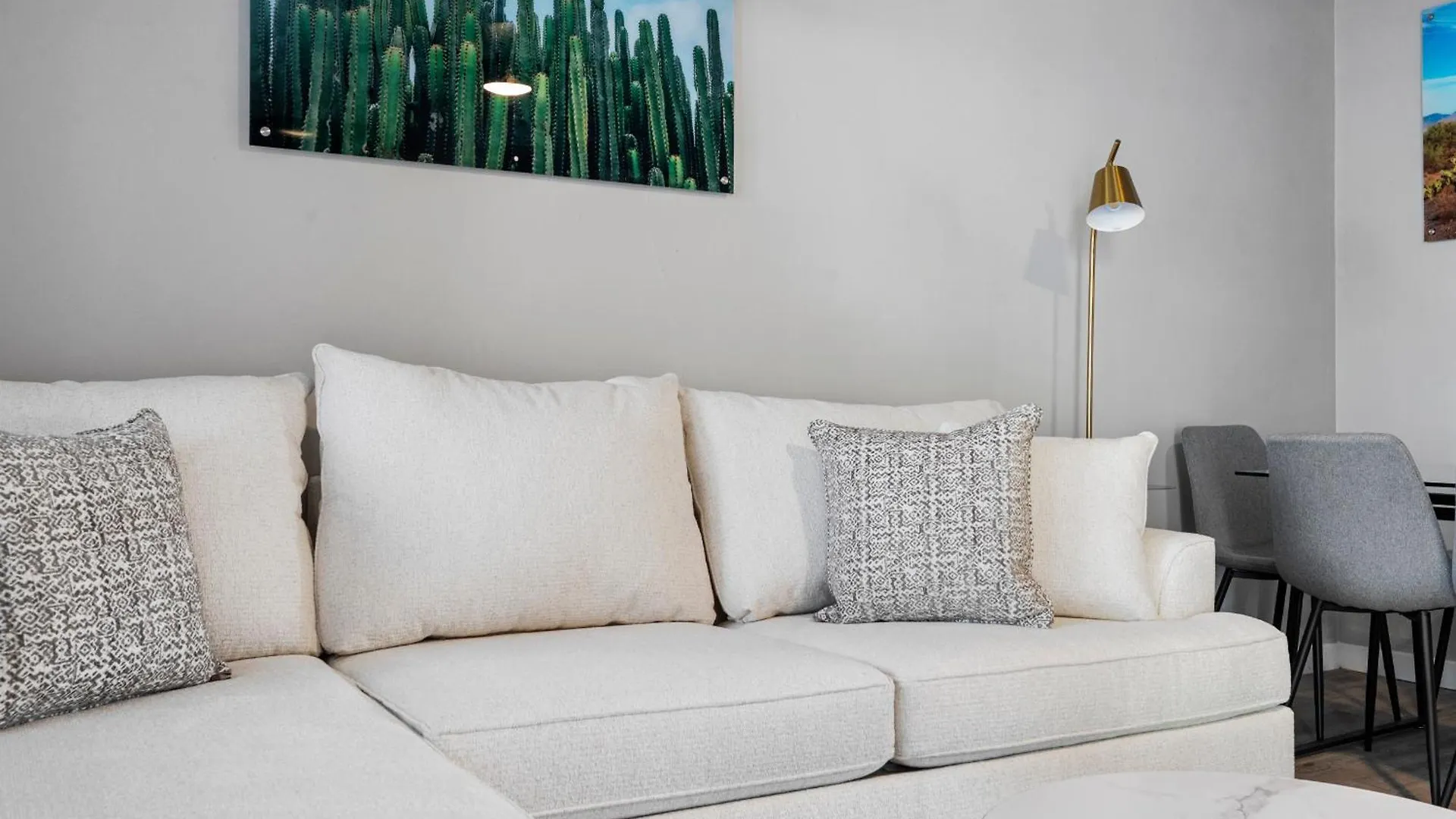 Elegant 2B1B Escape In Old Town Daire Scottsdale